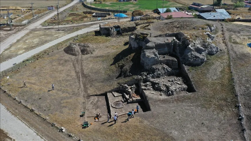 HÖYÜKTEKİ 7 BİN YILLIK TARİH, TEZ ÇALIŞMALARINA İLHAM VERİYOR