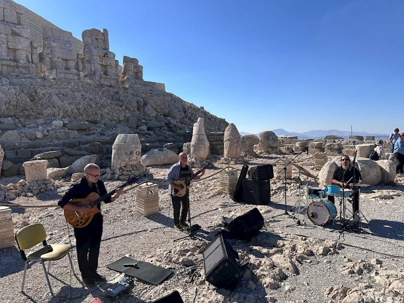 Cenk Erdoğan ve Trio’dan Nemrut’ta muhteşem klip: 