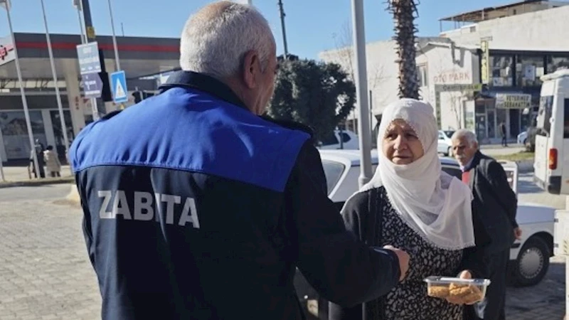 Kahta Belediyesi’nden Regaib Kandili’nde 5 Bin kandil simidi ikramı 