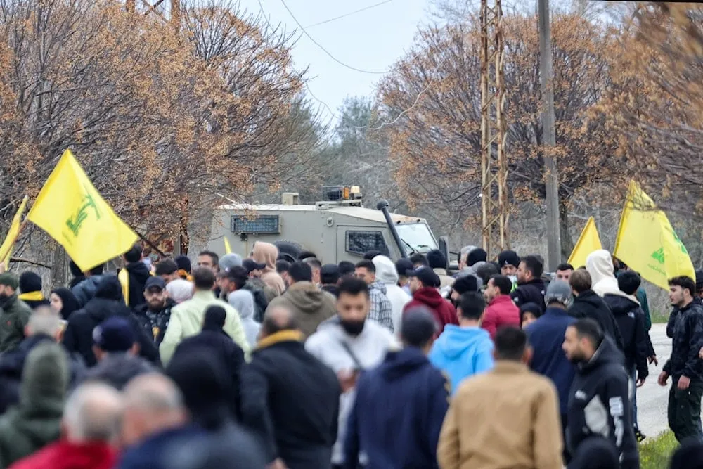 Silahsız, başları dik, güney Lübnanlılar İsrail işgalcilerine meydan okuyor