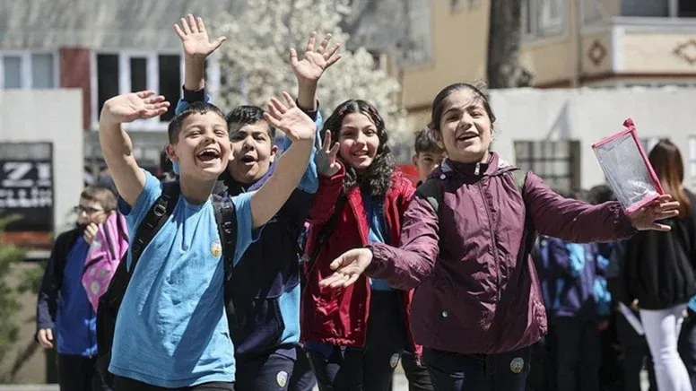 Okul koridorlarını çalkalayan iddia: Tatil 1 ay olacak