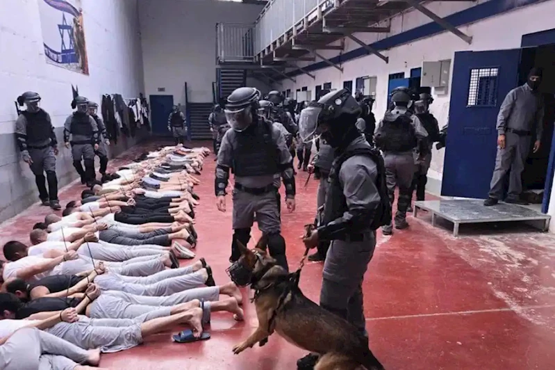 Siyonist zindanlarda 75 Filistinli esir şehit oldu