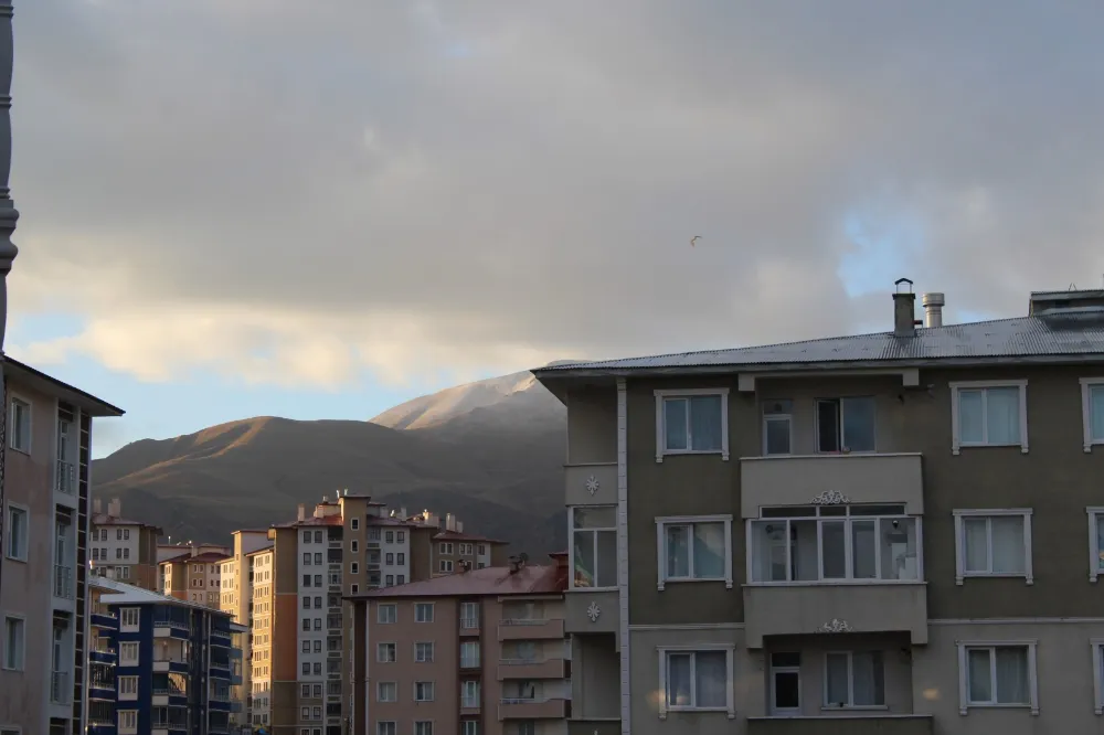 Palandöken’de mevsimin ilk karı 