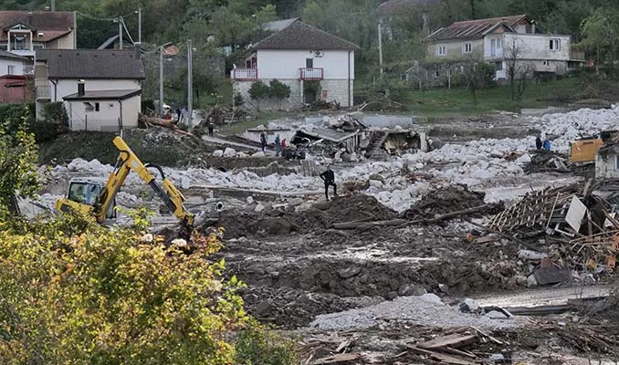 Bosna Hersek  Bosna Hersek’te sel felaketi nedeniyle acil durum ilan edildi