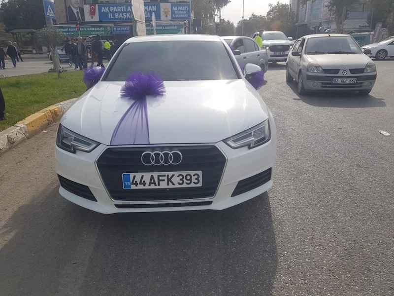 Adıyaman’da gelin arabası ile motosiklet çarpıştı: 1 kişi yaralandı 