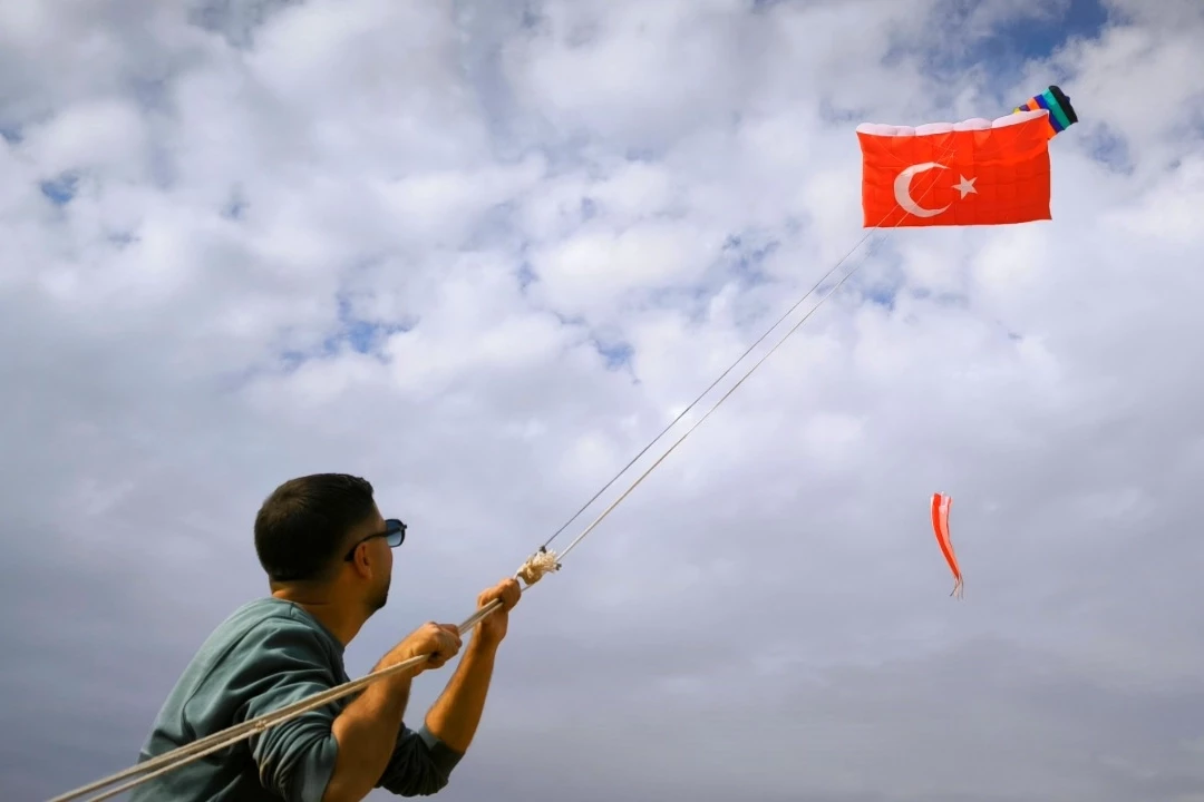 Türkiye’nin en büyük Türk Bayrağı uçurtması Mardin