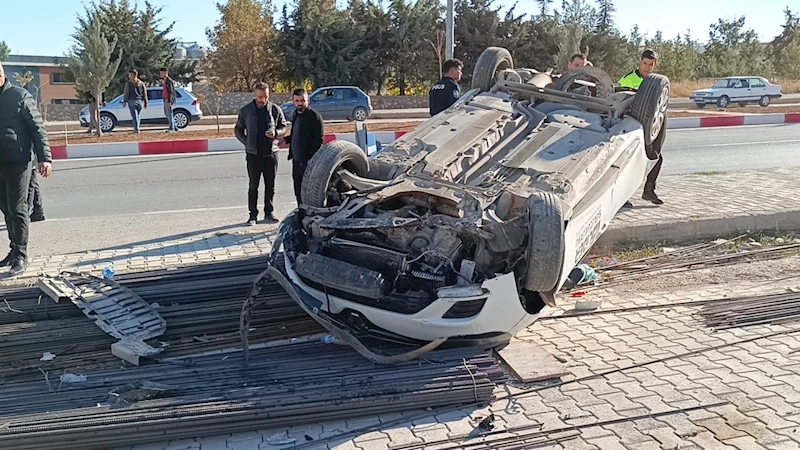 Arkadan çarptığı eğitim otomobilindeki 2 kişi yaralandı  - Videolu Haber