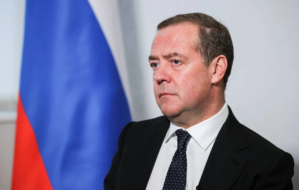 Medvedev, yeni silahların ortaya çıkmasının savaş kurallarını değiştirdiğini söyledi