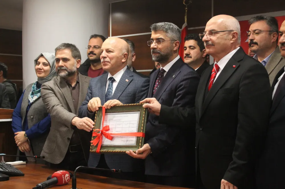 Mazbata alındı: Erzurum AK Parti teşkilatında Küçükoğlu’nun ikinci dönemi resmen başladı