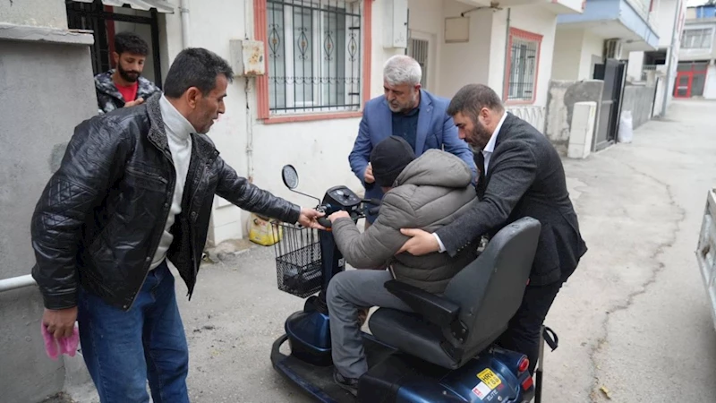 Adıyaman Belediyesi’nden engelli vatandaşa hızlı destek: Akülü sandalye talebi karşılandı 