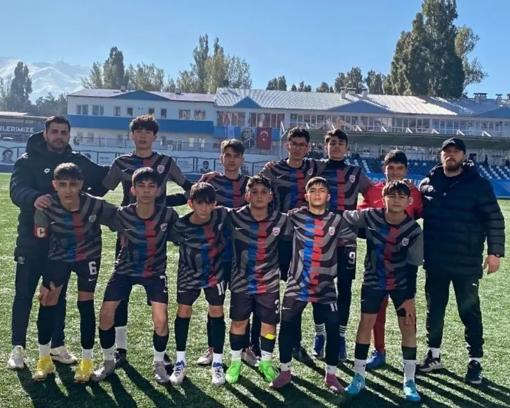 ERZURUM B.B. U-15 YAŞ GRUBUNDA SON İKİ HAFTAYA GİRİLİRKEN NEFESLER TUTULDU 