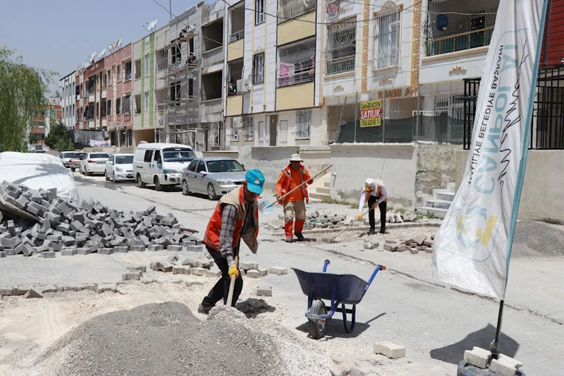 Haliliye Belediyesi 11 ekip ile 7 mahallede üstyapıyı yeniliyor 