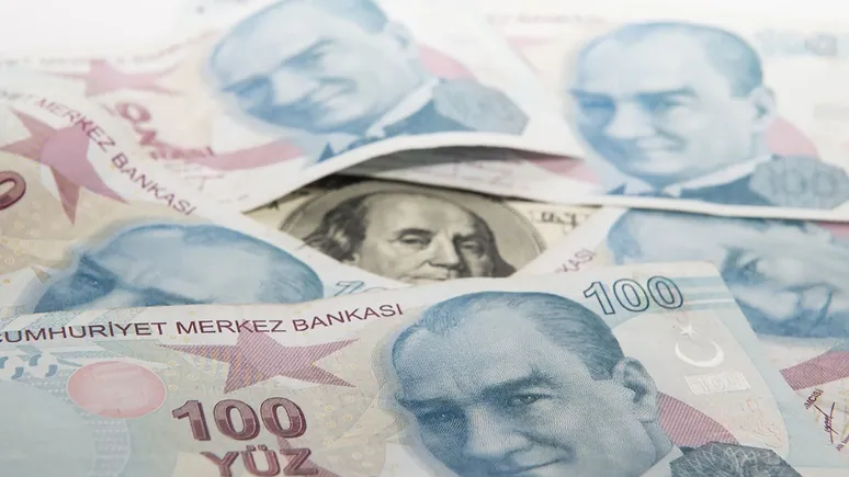 Ünlü bankadan dikkat çeken Dolar tahmini: