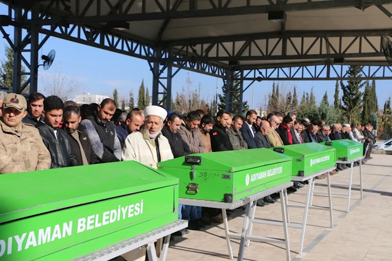 Adıyaman’daki feci kazada hayatını kaybedenler toprağa verildi  - Videolu Haber