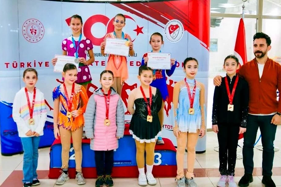 İzmir Büyükşehir Belediyesi Spor Kulübü sporcularından 7 madalya