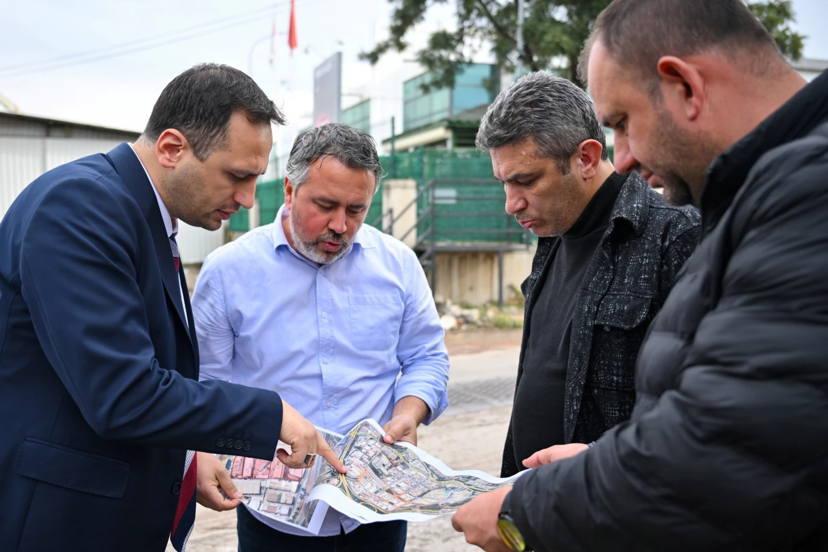 İzmir Bornova’da yol yapım çalışmaları hız kesmiyor