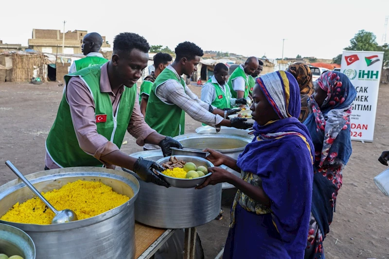 İHH, Sudan’a 161 konteyner yardım malzemesi ulaştırdı 