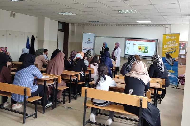 Büyükşehir belediyesinden evlere atölye projesi hayata geçti