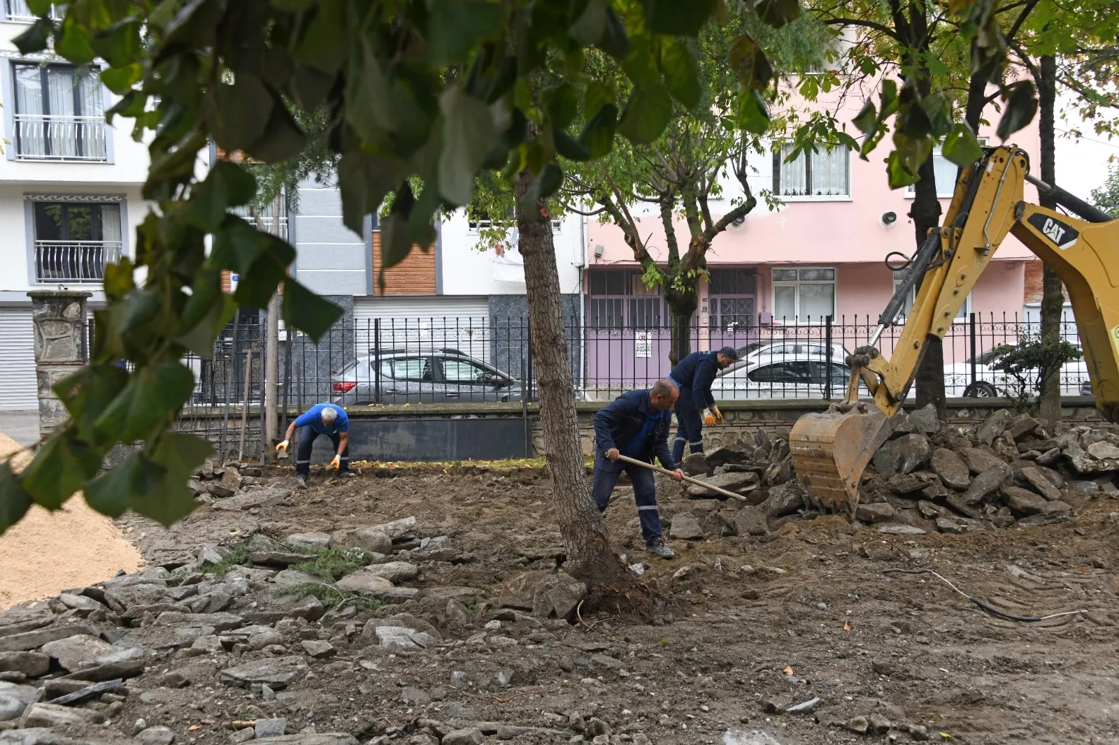 Bursa Osmangazi’de mahalleler yeni park alanlarıyla güzelleşiyor