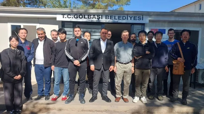 Başkan Yıldırım, deprem araştırma ekibini ağırladı 