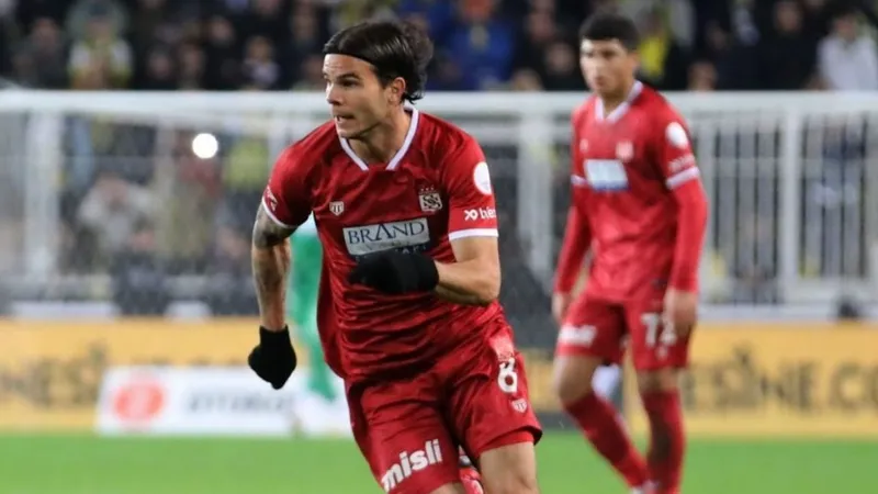 Sivasspor’un Yunan orta sahası Charilaos Charisis, Sivas’ta en çok vergi ödeyen 2. isim oldu