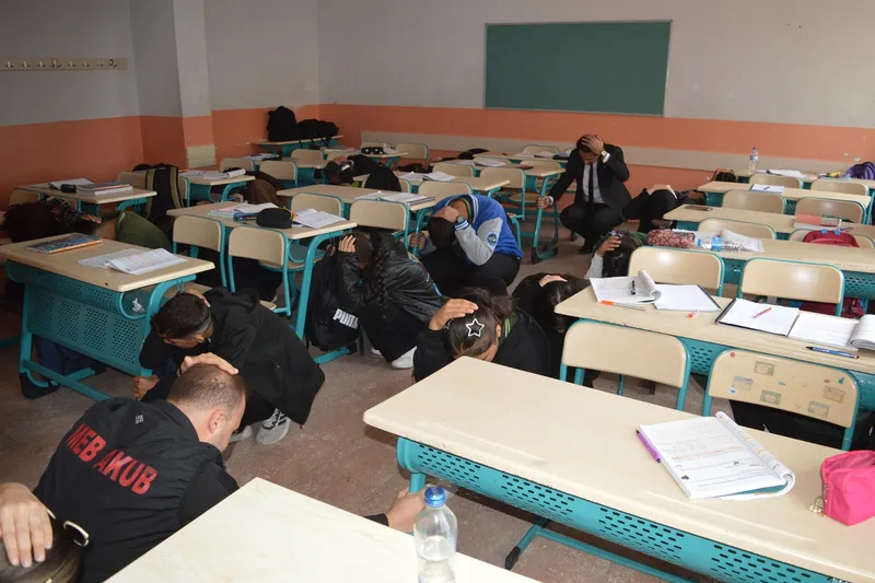 Siirt’te “Afetler ve Dayanıklılık Ayı” kapsamında tatbikat gerçekleştirildi