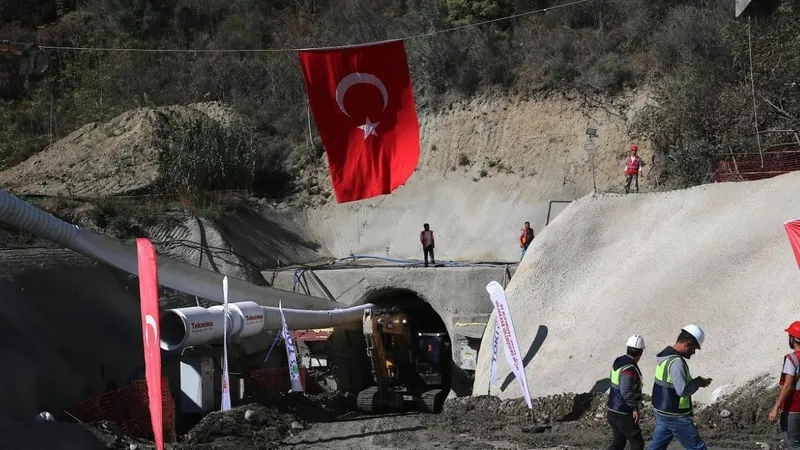Hatay’da 11,2 kilometrelik dev atık su tüneli inşa ediliyor