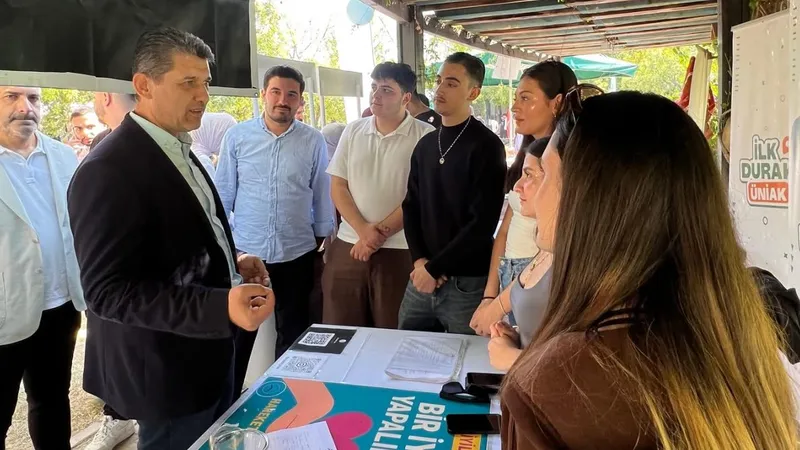 Çetin: “Antalya, dünyanın en güzel şehri. Gençlerimize hoş geldiniz diyorum.”