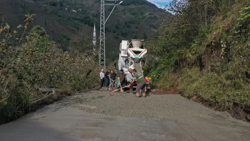 İki İlçeyi Birbirine Kavuşturan Yol Açıldı