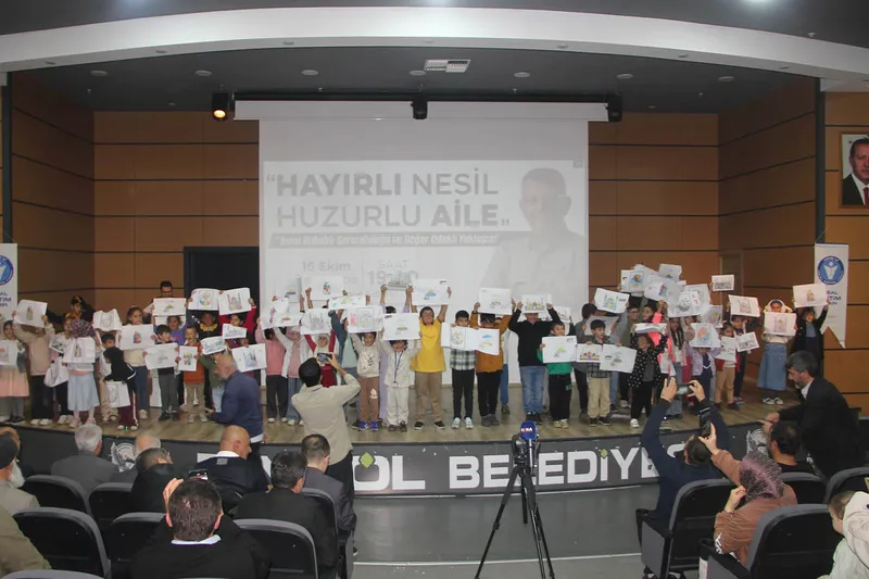 Bingöl’de “Anne Babalık Sorumluluğu ve Değer Odaklı Yaşam” programı düzenlendi