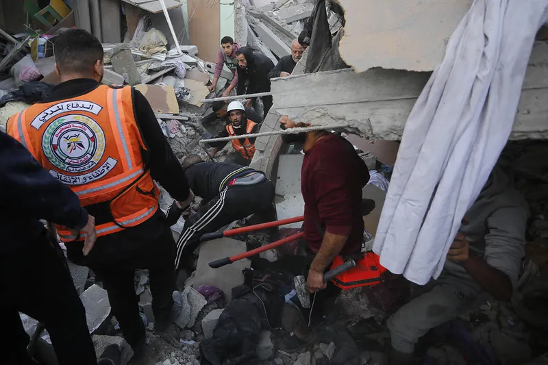 Gazze’de ateşkes sonrası enkaz altından 280 Filistinlinin naaşı çıkarıldı