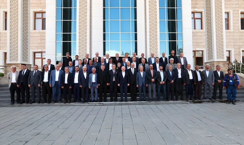 Vali Osman Varol, ‘19 Ekim Muhtarlar Günü’ sonrası muhtarları ağırladı 