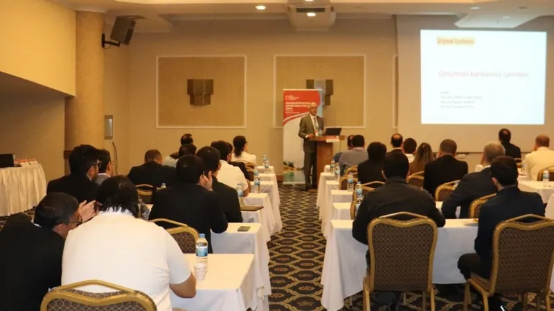 Harran Üniversitesi, kardiyoloji uzmanlarını ağırladı: Kalp sağlığı için bilimsel eğitim  - Videolu Haber