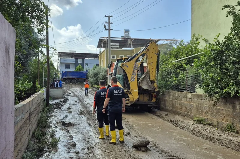 Hatay’da selden etkilenen ailelere 3,8 milyon lira ödeme yapıldı