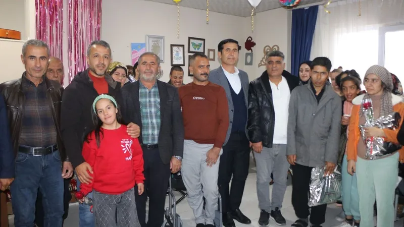 Adıyaman İnşaat Müteahhitleri Derneği’nden özel bireylere moral ziyareti  - Videolu Haber