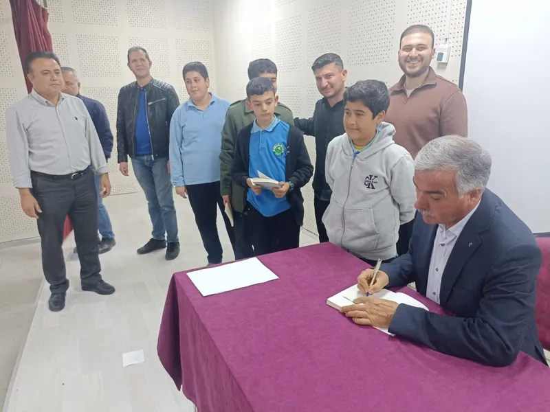 Öğrencilerden Yazar Çelik’e Soru Yağmuru: ‘Fırat’ın İki Yakası’ Üzerine Derin Analizler 