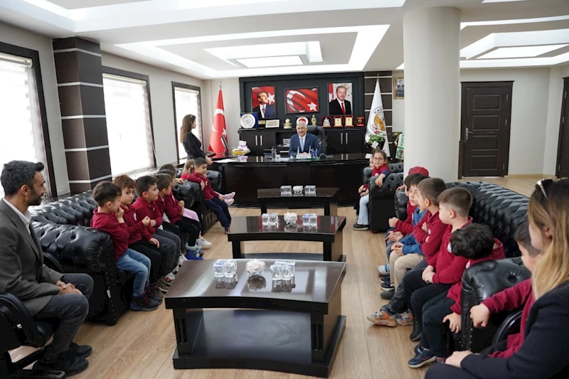 Zini-Abdullah Aslan Anaokulu öğrencilerinden Kahta Belediyesi