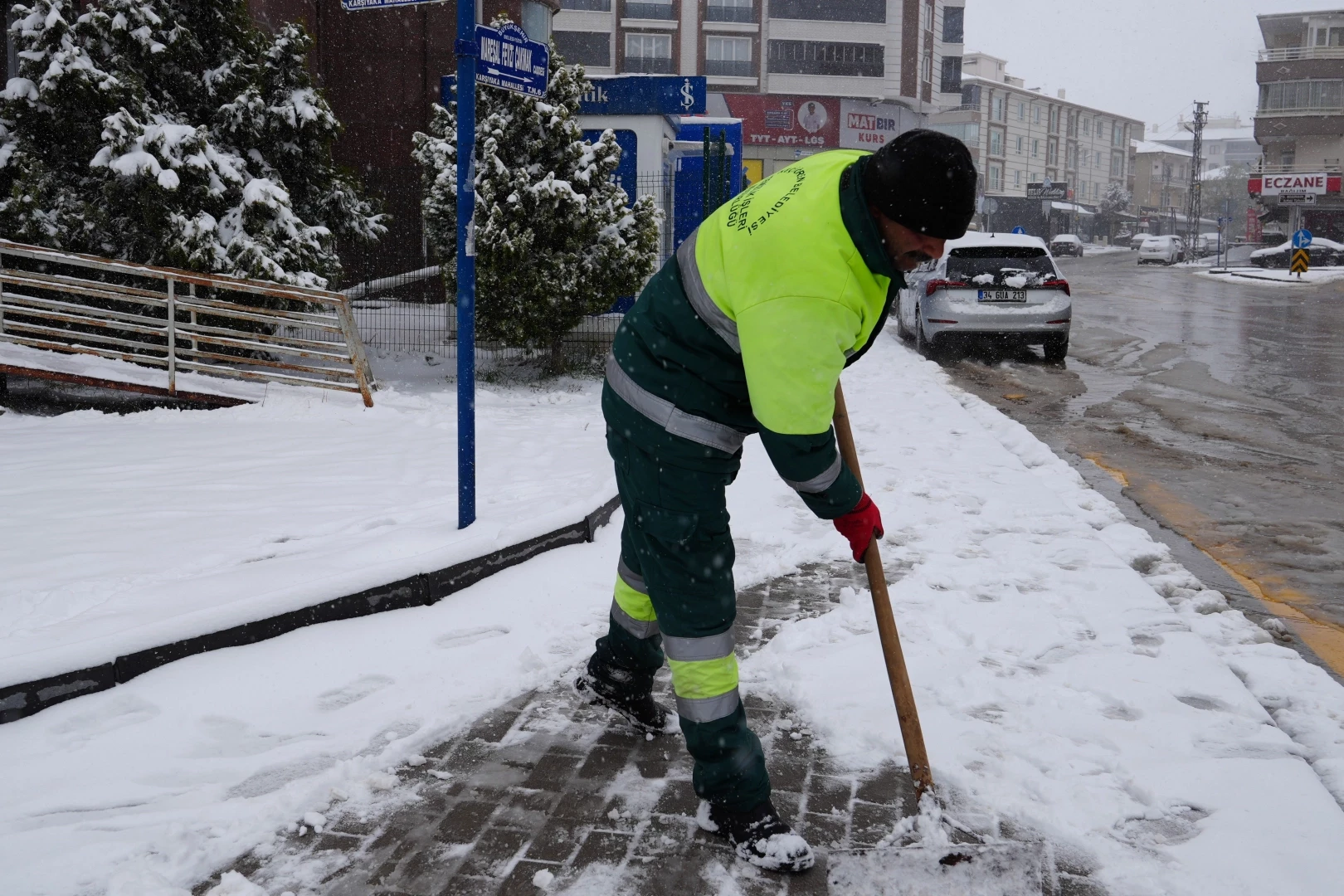 Ankara Keçiören’de kar yağışına hızlı müdahale