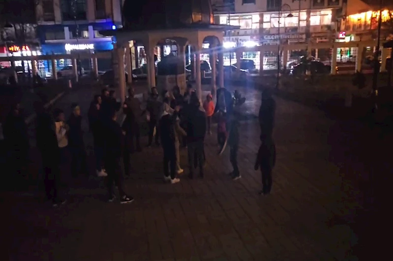 Patnos halkı sokağa indi, direnişe selam gönderdi