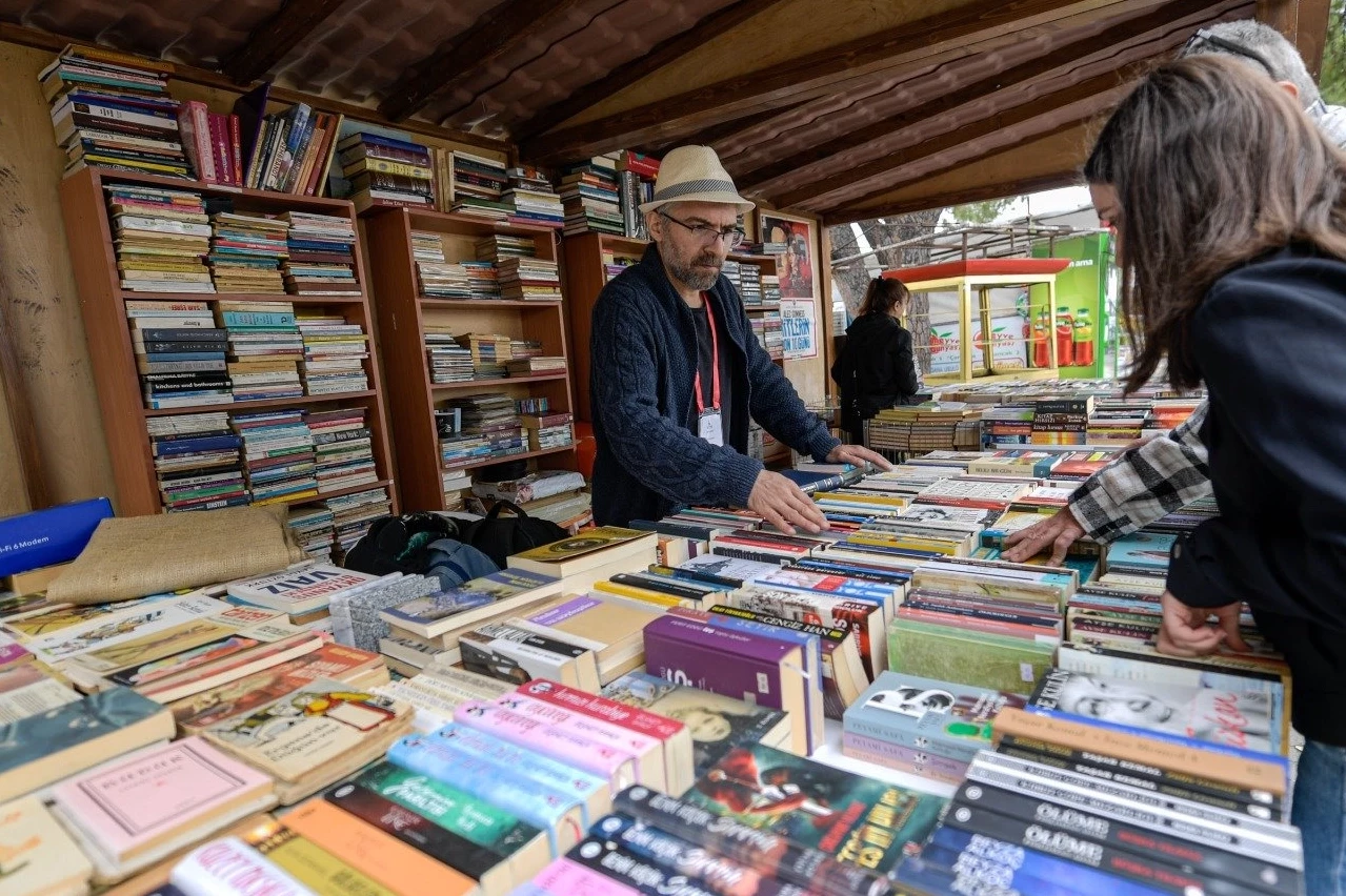 İZKİTAPFEST, baharın coşkusuyla Kültürpark’ta açılıyor