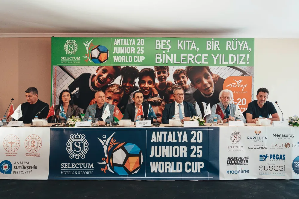 Minikler Sahada, Dünya İzliyor: Selectum Junior World Cup Başladı
