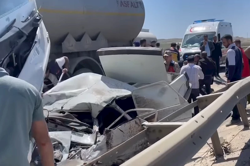 Otomobil ile tır çarpıştı: 4 yaralı