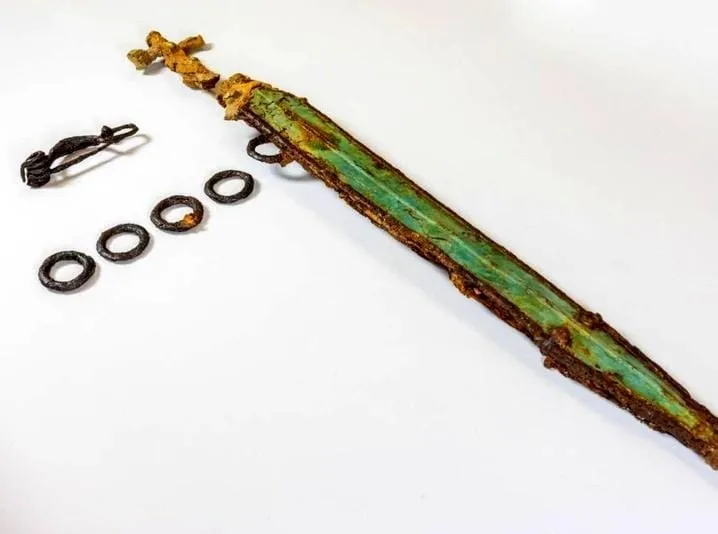 Fransa’nın Kalbinde 2400 Yıllık Kılıçlar Ortaya Çıktı