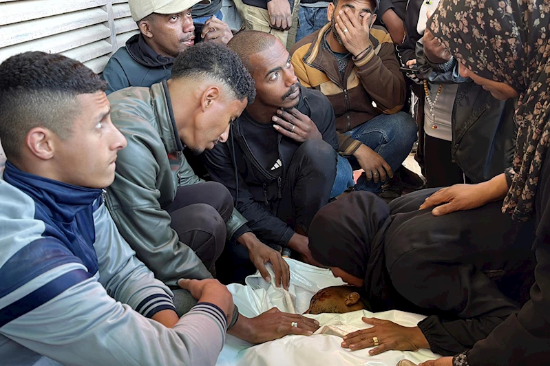 Siyonist rejim Gazze’de bir evi vurdu: 5