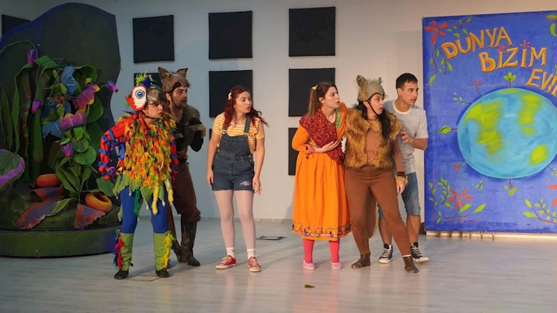 Adıyaman Belediyesi’nden çocuklara çevre temalı tiyatro gösterisi: 600 çocuk çevre için sahne başında 