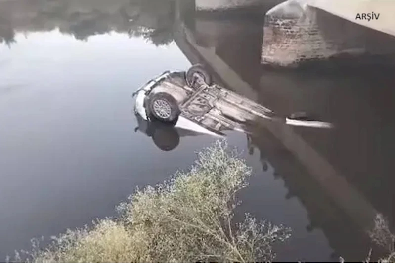 Afganistan’da araç kanala düştü: 6 ölü