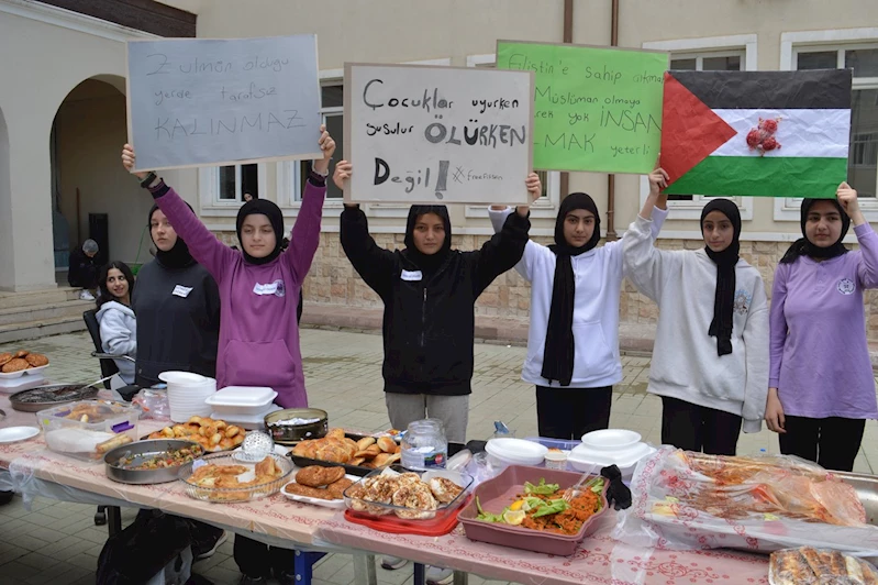 Siirt’te imam hatip öğrencileri Gazze için kermes düzenledi