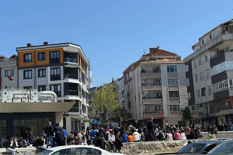 İstanbul Valiliği: Depremde yüksekten atlama sonucu 151 kişi yaralandı