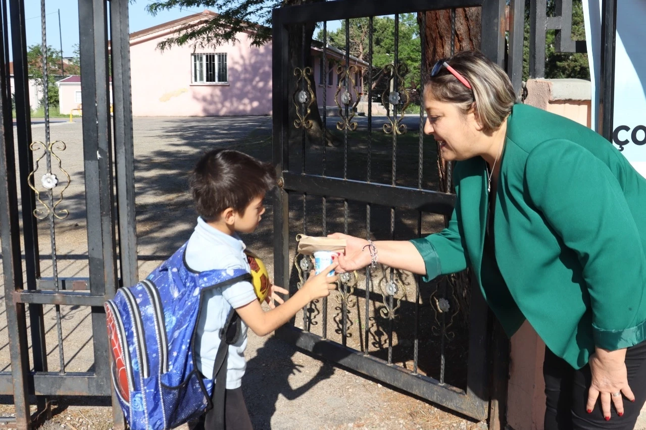 Kocaeli İzmit Belediyesi’nden eğitime sağlıklı dokunuş