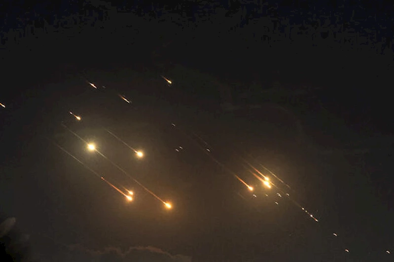 Devrim Muhafızları: Saldırıların kaynağı olan işgal hava üslerini hedef aldık